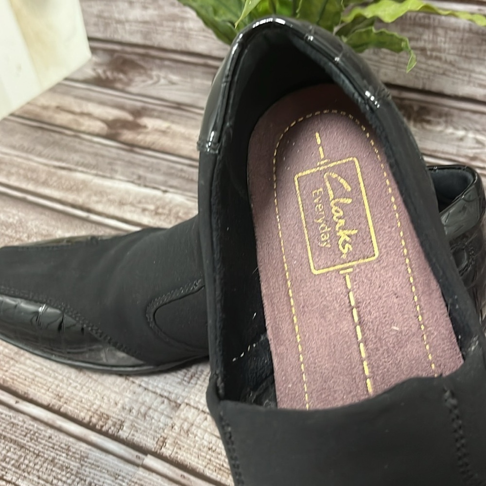 Clarks Black Gael Beam Nylon and Patent Leather Slip-On Shoes Size 7 - Picture 7 of 9